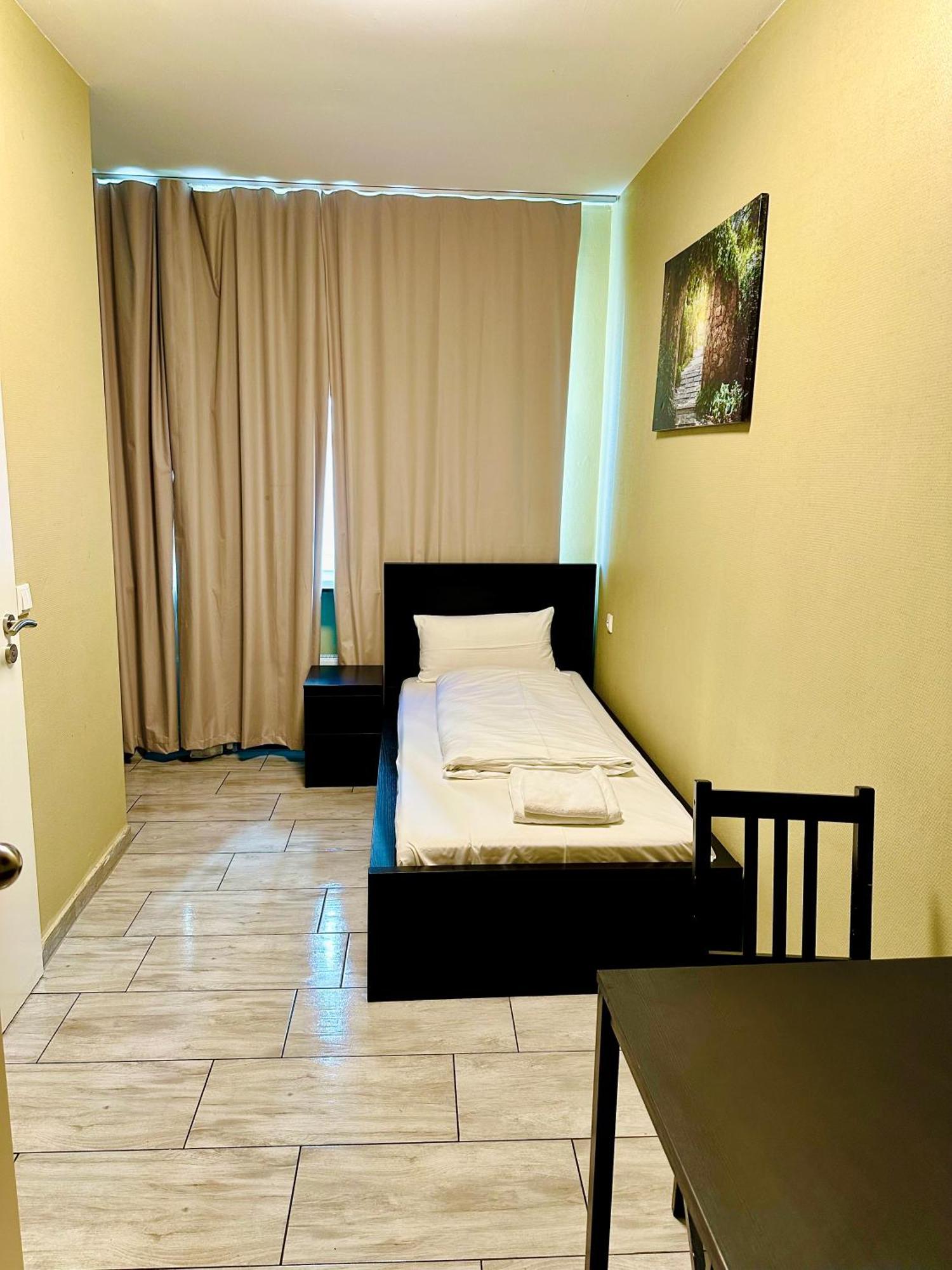 Hotel City Star Франкфурт на Майн Екстериор снимка