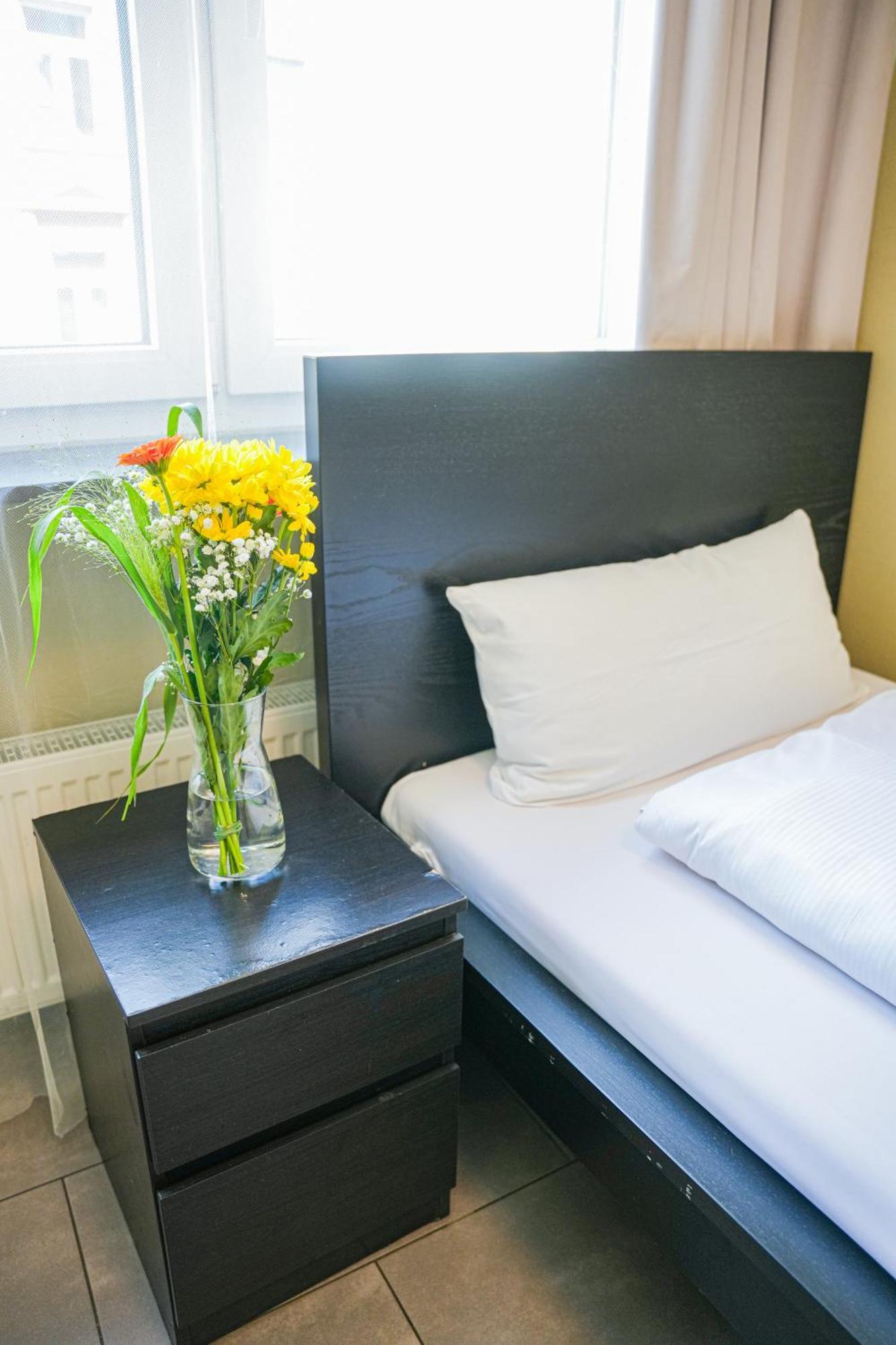 Hotel City Star Франкфурт на Майн Екстериор снимка